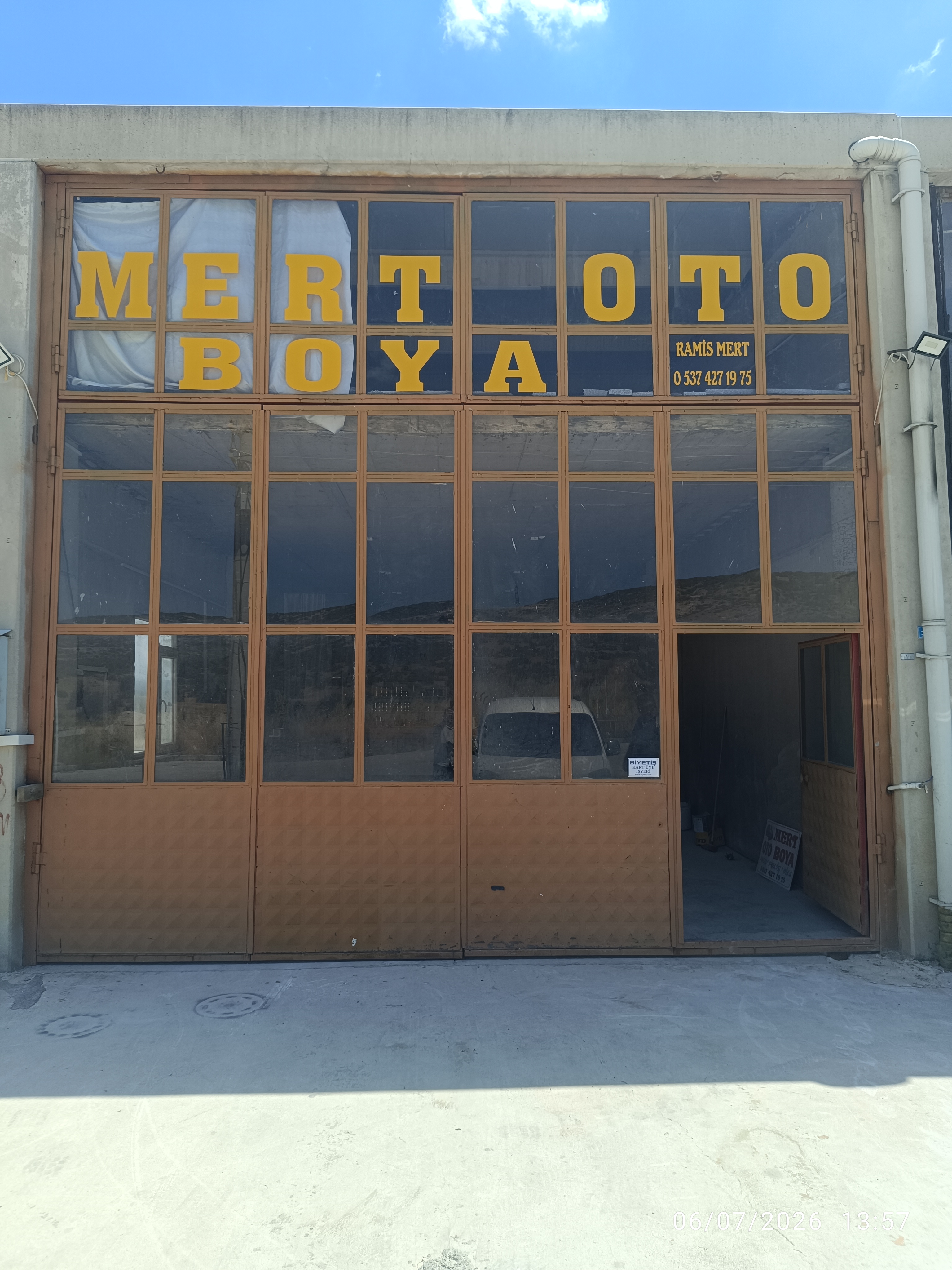Mert Oto Boya